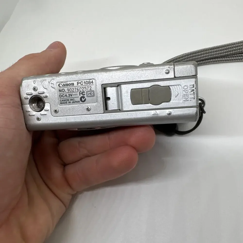 Canon Power Shot Digital ELPH S500 / 5.0MP Digital Camera Tested Works